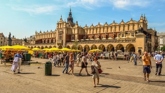 57 proc. Polaków dobrze ocenia walkę rządu z epidemią, 36 – źle