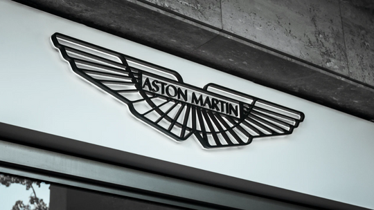 Aston Martin Królowej wystawiony na sprzedaż