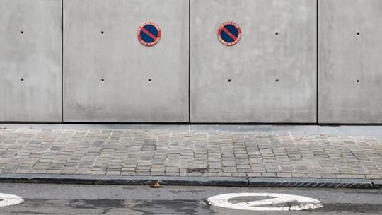 Będzie zakaz parkowania na chodnikach w całej Anglii?