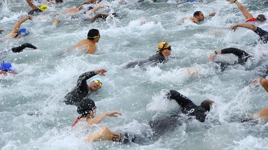 Blisko 60 osób zatruło się podczas międzynarodowych zawodów w triathlonie