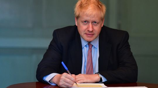 Boris Johnson zarobił milion funtów w ciągu miesiąca