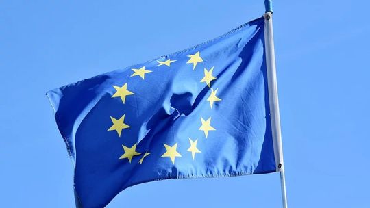 Brexit: Europejska flaga na klifach Dover