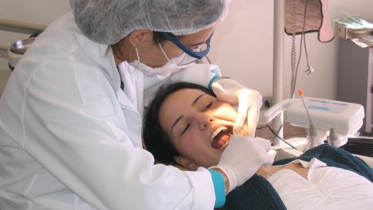 „Check before you tick” - Sprawdź on-line zanim uznasz, że przysługuje Ci bezpłatne leczenie dentystyczne - TEKST SPONSOROWANY