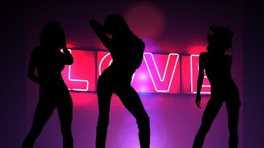 Ealing: Koniec ze striptizem