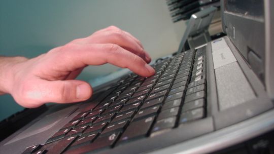 Elektroniczna blokada pornografii w Wielkiej Brytanii opóźniona