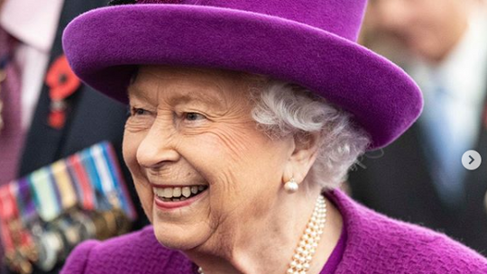 Elżbieta II o szczepieniu: „To wcale nie boli”