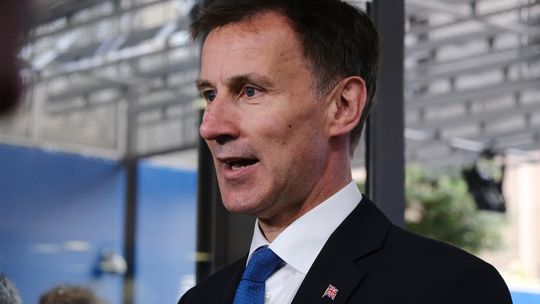 Jeremy Hunt wyzywa Konserwatystów do „dania szansy” Truss