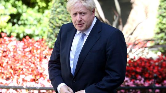  Johnson: nie wstrzymuję raportu o imprezach na Downing Street