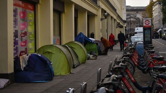 Konfiskata namiotów sposobem walki z... bezdomnością