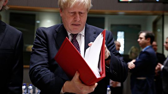 Konserwatyści wybiorą nowego premiera, czy będzie to Johnson?