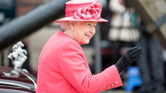 Królowa nie pojawi się na uroczystym otwarciu nowej sesji parlamentu, Queen's Speech wygłosi Książę Karol