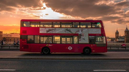 Limit cen biletów autobusowych na liniach miejskich poza Londynem