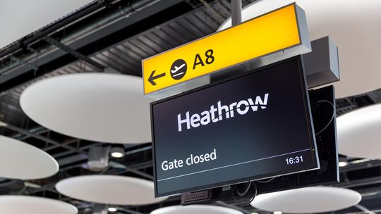 Linie lotnicze odwołują loty z i do Heathrow