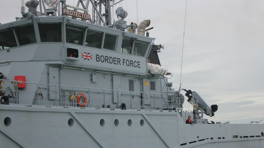 Łodzie z uchodźcami przechwycone przez służby graniczne na Kanale La Manche