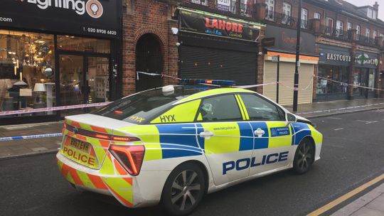 Londyn: 19-latek walczy o życie po ataku nożownika