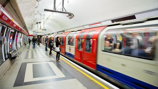 Londyn: Ceny przejazdu metrem i autobusem pójdą mocno w górę!?