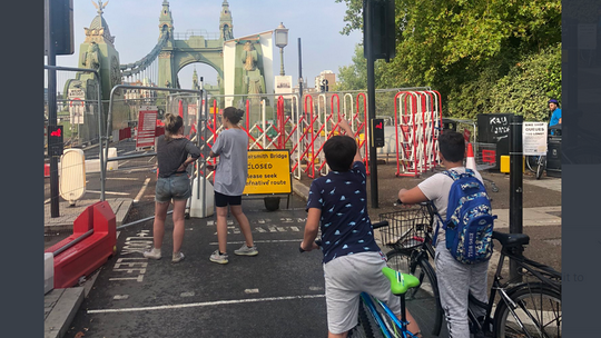 Londyn: Hammersmith Bridge zamknięty 