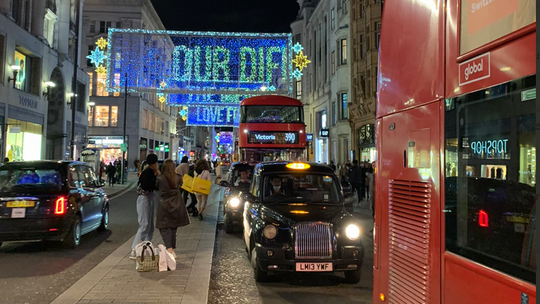Londyn: Wyjątkowe świąteczne iluminacje na Oxford Street
