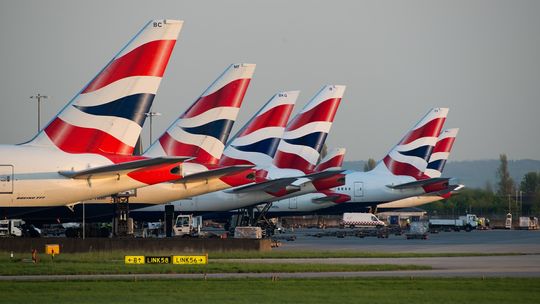 Lotnisko Gatwick zmaga się z brakiem kontrolerów lotów