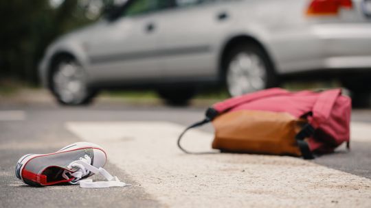 Mężczyźni trzykrotnie częściej niż kobiety doprowadzają do wypadków z udziałem pieszych