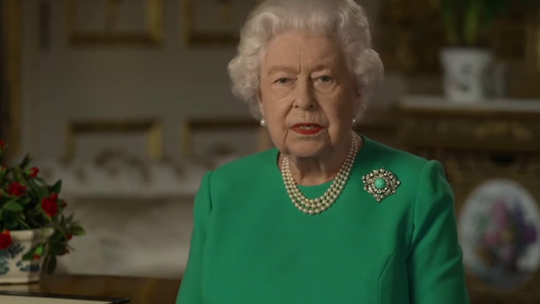 Nagranie przemowy bożonarodzeniowej Królowej opóźnia się z powodu negocjacji