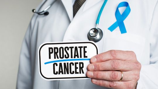 NHS rozpoczął kampanię informacyjną zachęcającą mężczyzn do wczesnej diagnozy nowotworów