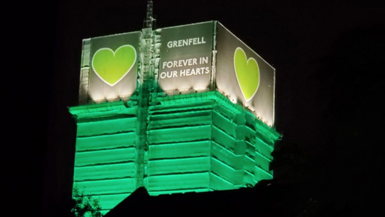 Obchody 3 rocznicy pożaru Grenfell Tower - głównie online