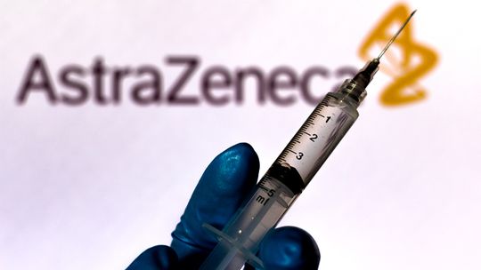 Osoby do 30 roku nie będą szczepione AstraZeneca 