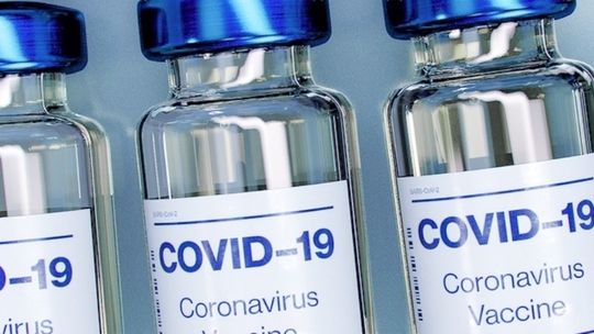 Pfizer: Nasza szczepionka skutecznie chroni przed mutacjami koronawirusa