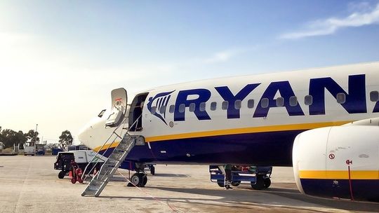 "Podejrzane przedmioty" na pokładzie samolotu linii Ryanair
