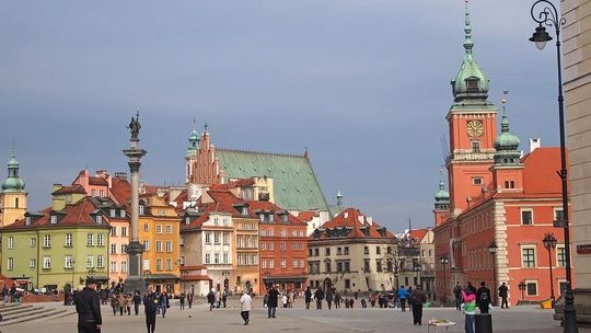 Polska: 64 proc. Polaków dobrze ocenia działania rządu w zwalczaniu epidemii, 29 proc. źle