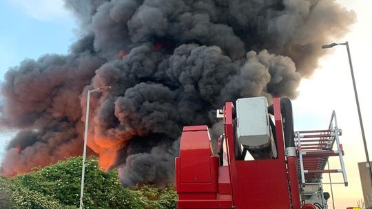 Ponad 100 strażaków walczyło z pożarem w północnym Londynie
