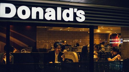 Ponad 1000 przypadków molestowania w brytyjskim McDonaldzie 