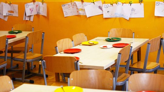 Rady miejskie obawiają się o posiłki w szkołach po Brexicie 