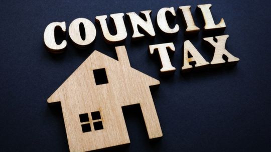 Samorządy podniosą w kwietniu podatek Council Tax