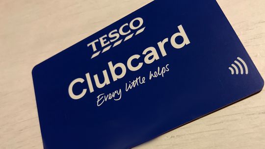 Tesco zmniejszy wartość swoich punktów na karcie lojalnościowej Clubcard
