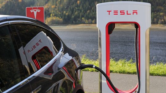 Tesla wezwała do warsztatów 2 miliony samochodów