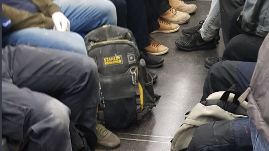 Tłok w metrze – minister żąda zwiększenia liczby kursów