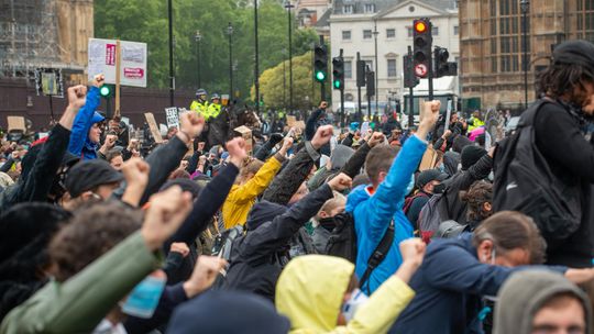 Tłumy protestowały przeciwko rosnącym cenom energii