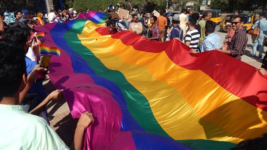 UK: Przybywa lesbijek, gejów i osób biseksualnych