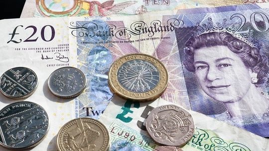 UK: W październiku rząd pożyczył  22,3 mld funtów!