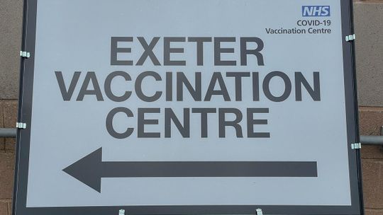W. Brytania: już ponad 10 mln podanych trzecich dawek szczepionki przeciw Covid-19