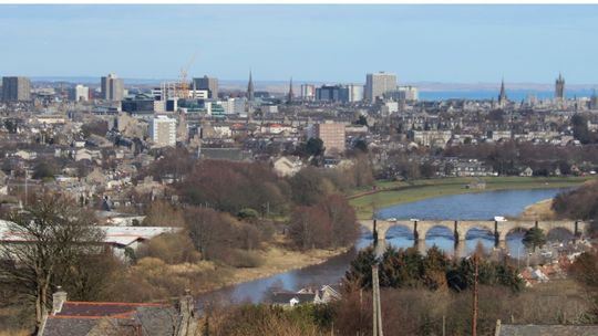 Władze Szkocji walczą z lokalnym ogniskiem epidemii SARS-CoV-2 w Aberdeen