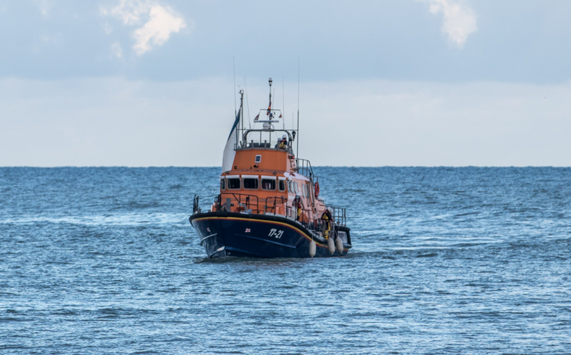 2 osoby zaginęły po zatonięciu łodzi rybackiej u wybrzeży East Sussex
