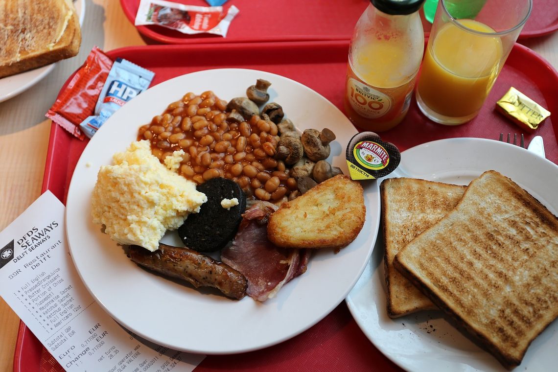 Angielskie śniadanie najlepszym daniem brytyjskiego menu
