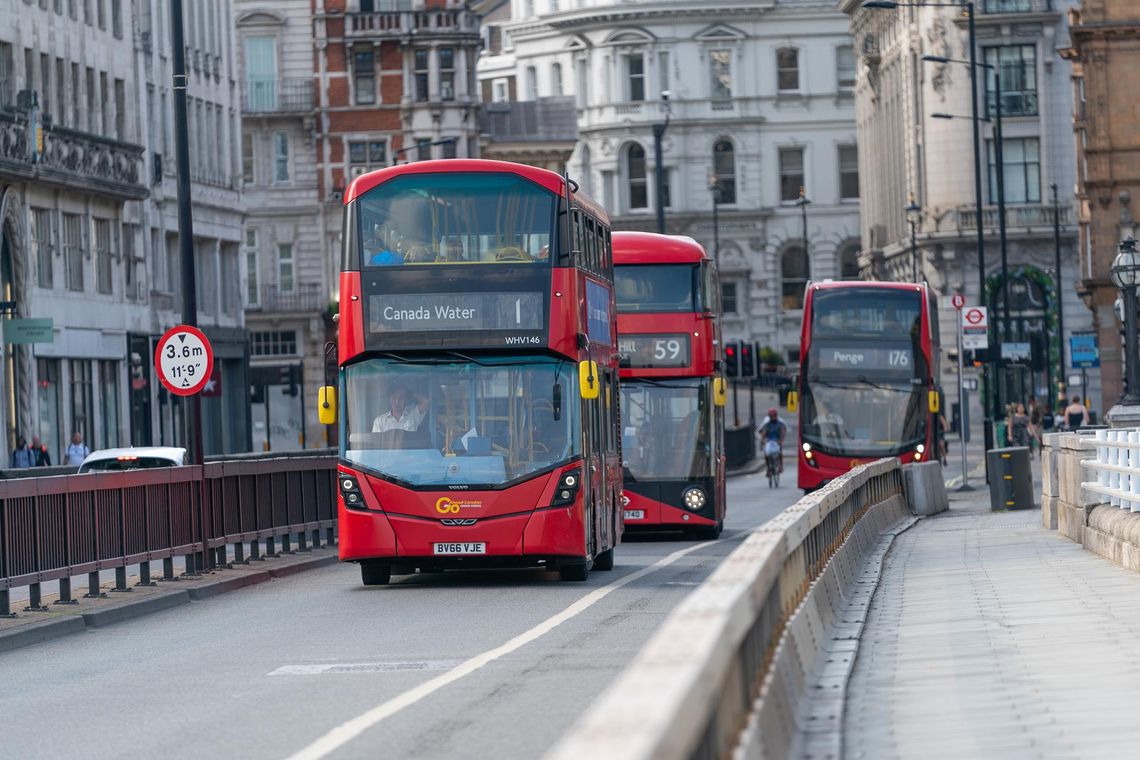 Anglia: 2 funty za przejazd autobusem! Transport publiczny zimą będzie tańszy