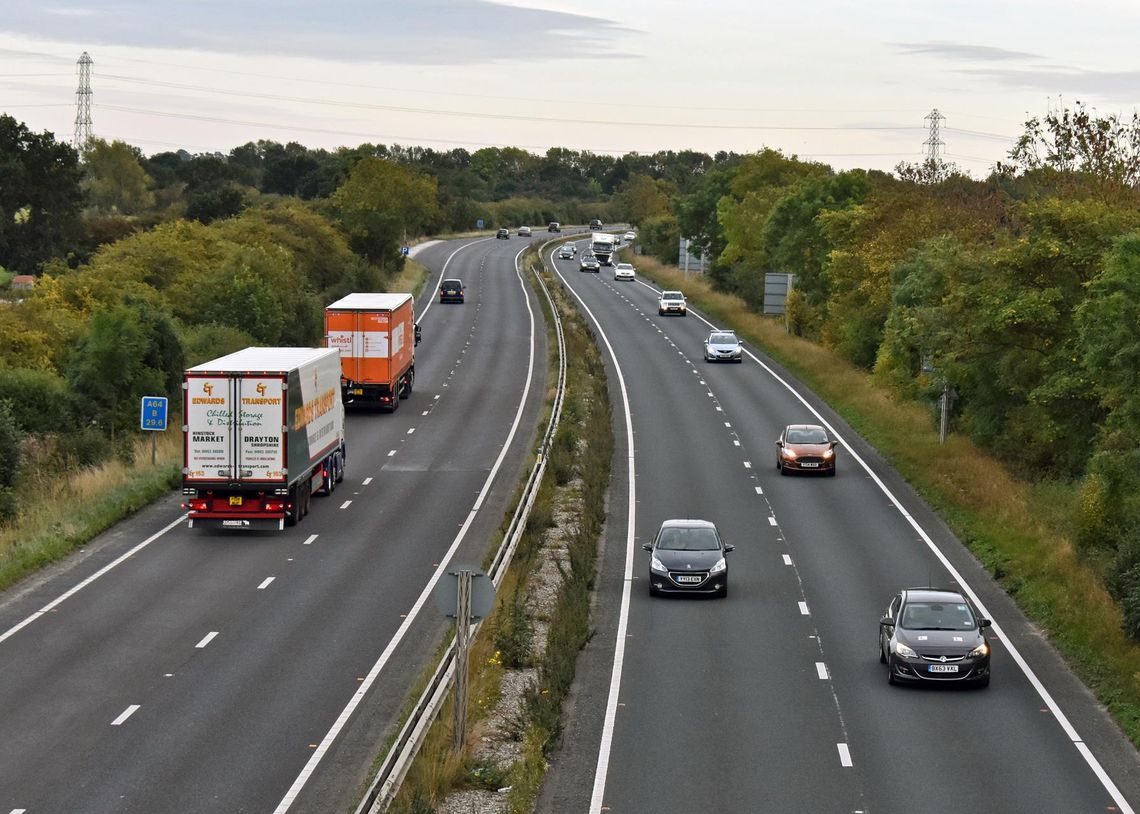 Autonomiczne pojazdy wyjadą na brytyjskie drogi już w 2025 roku?!