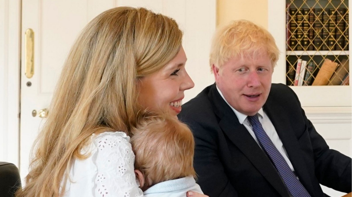 Boris Johnson pierwszy raz na zdjęciu z synem