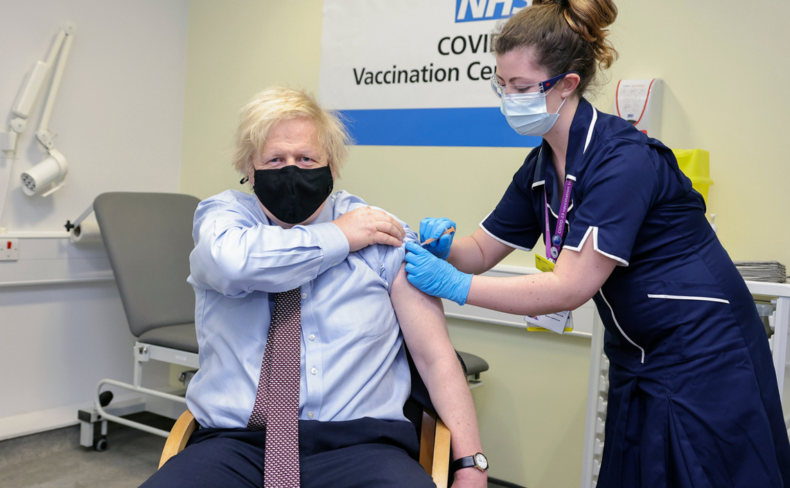 Boris Johnson przyjął pierwszą dawkę szczepionki