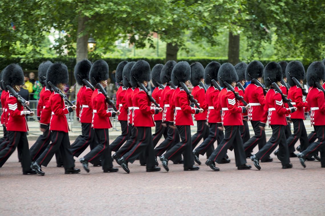 Gwardia Królewska o świcie ćwiczyła przeniesienie królewskiej trumny z Pałacu Buckingham do Westminster Hall